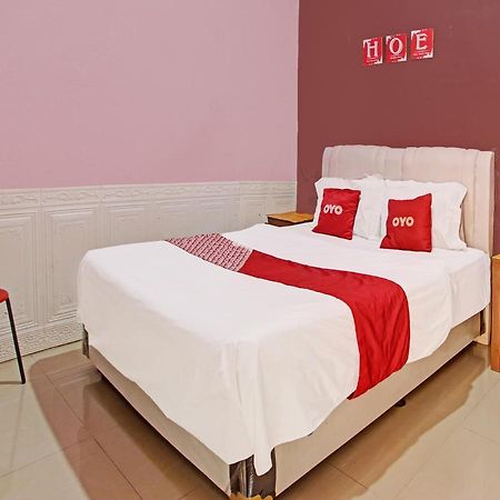 Oyo 91490 Hotel Rumah Kita Чиребон Экстерьер фото
