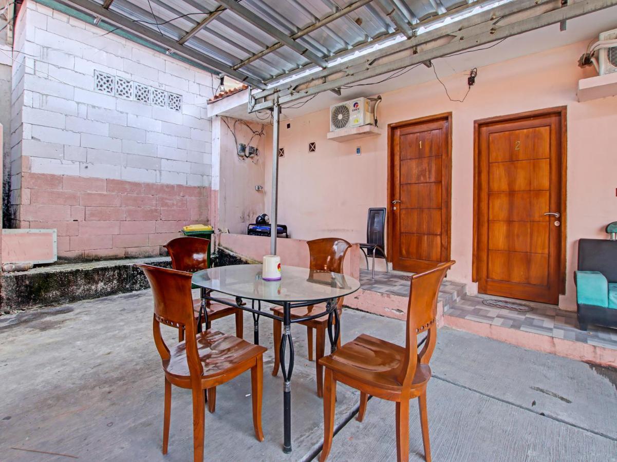 Oyo 91490 Hotel Rumah Kita Чиребон Экстерьер фото