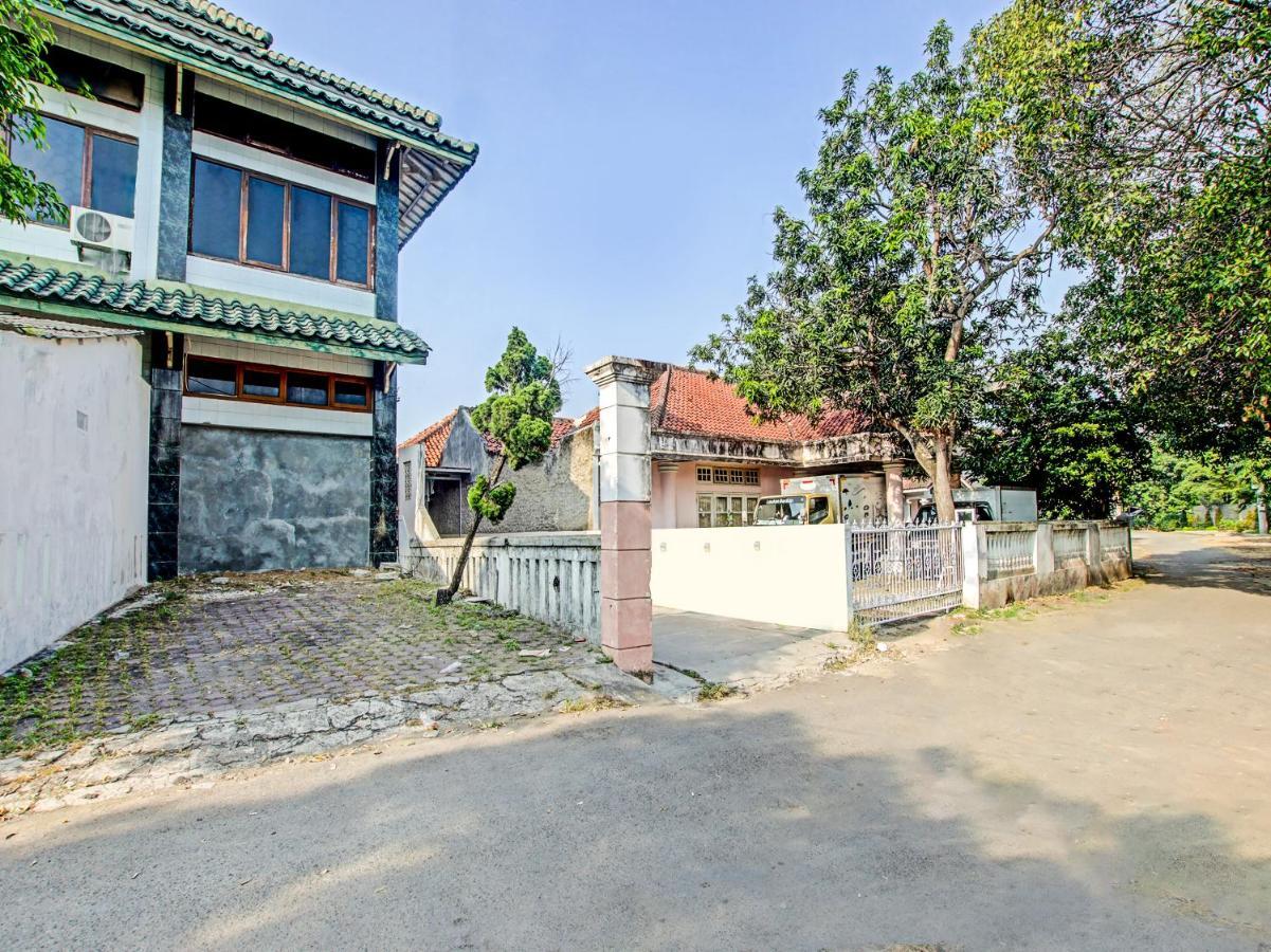Oyo 91490 Hotel Rumah Kita Чиребон Экстерьер фото