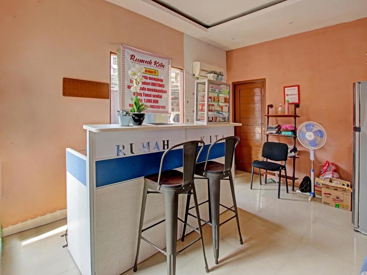 Oyo 91490 Hotel Rumah Kita Чиребон Экстерьер фото