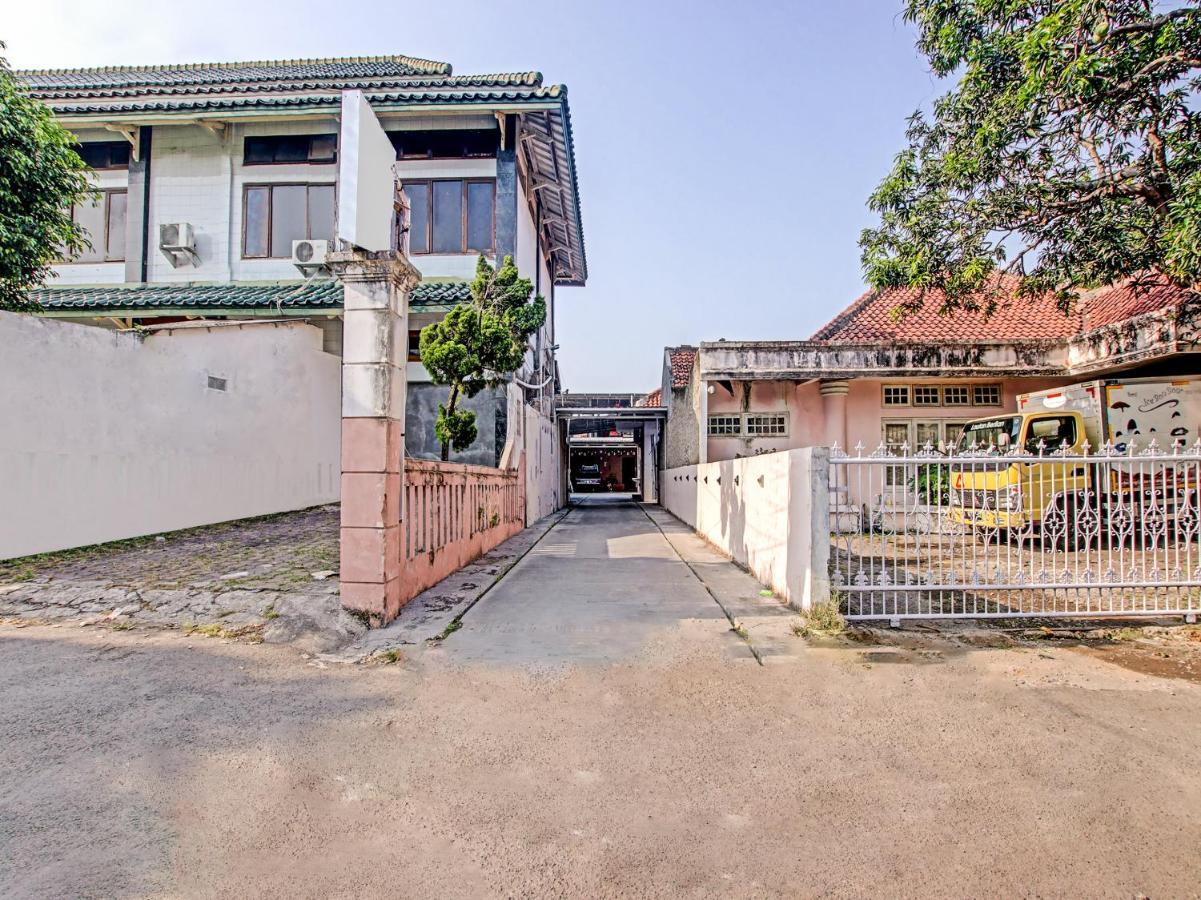 Oyo 91490 Hotel Rumah Kita Чиребон Экстерьер фото