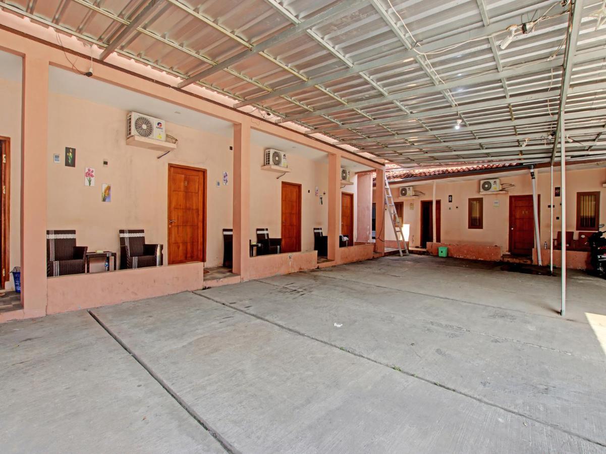 Oyo 91490 Hotel Rumah Kita Чиребон Экстерьер фото