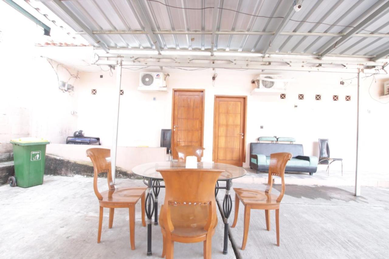 Oyo 91490 Hotel Rumah Kita Чиребон Экстерьер фото