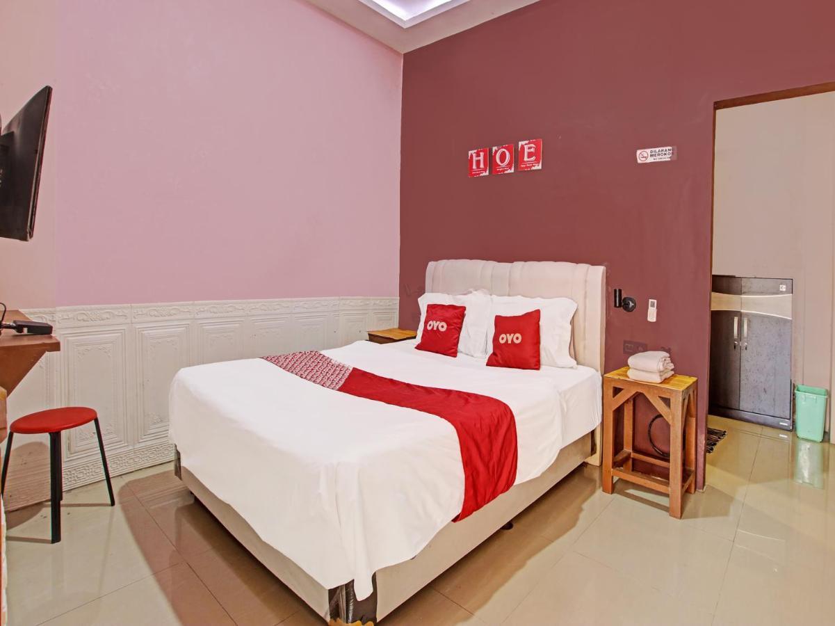 Oyo 91490 Hotel Rumah Kita Чиребон Экстерьер фото