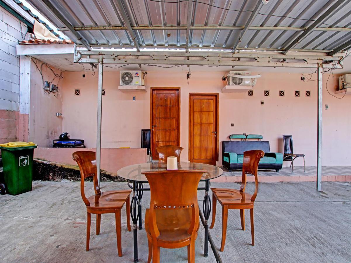 Oyo 91490 Hotel Rumah Kita Чиребон Экстерьер фото